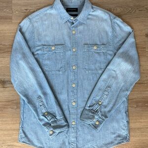 Banana Republic Light Blue Casual Button Down Shirt